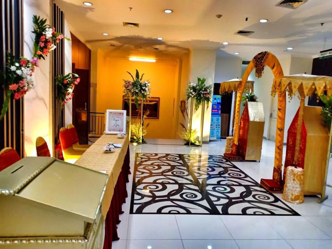 Horison Balairung Yakarta Exterior foto
