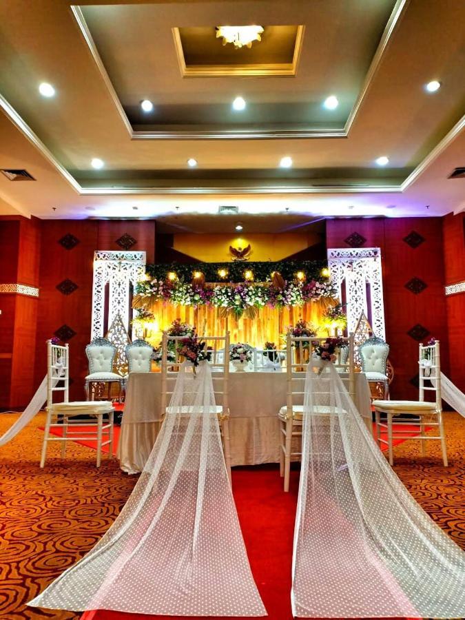 Horison Balairung Yakarta Exterior foto