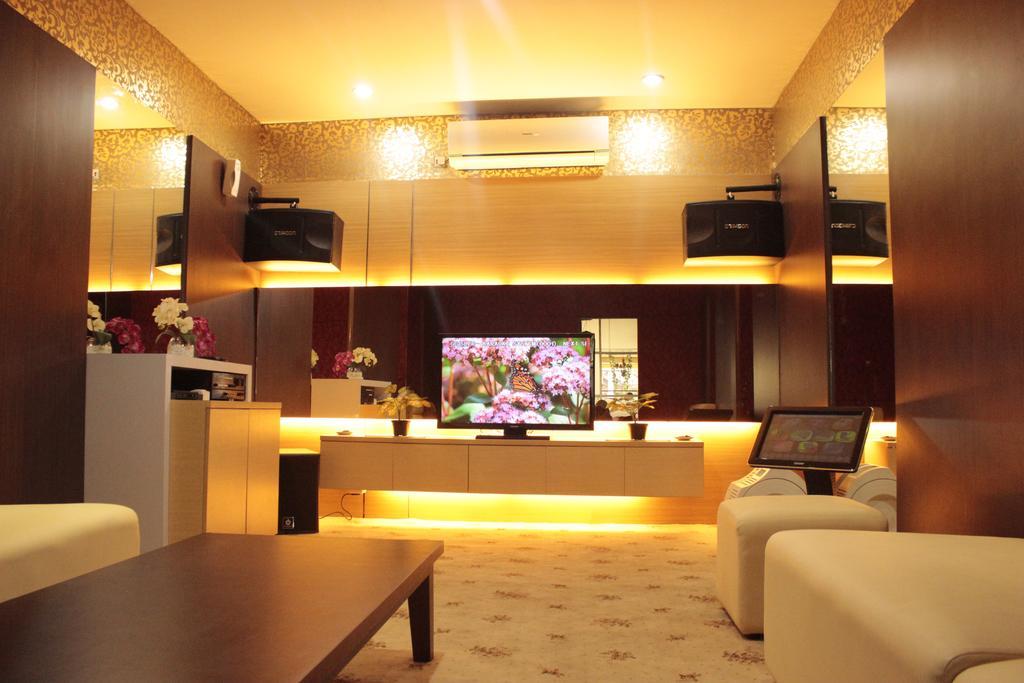 Horison Balairung Yakarta Exterior foto