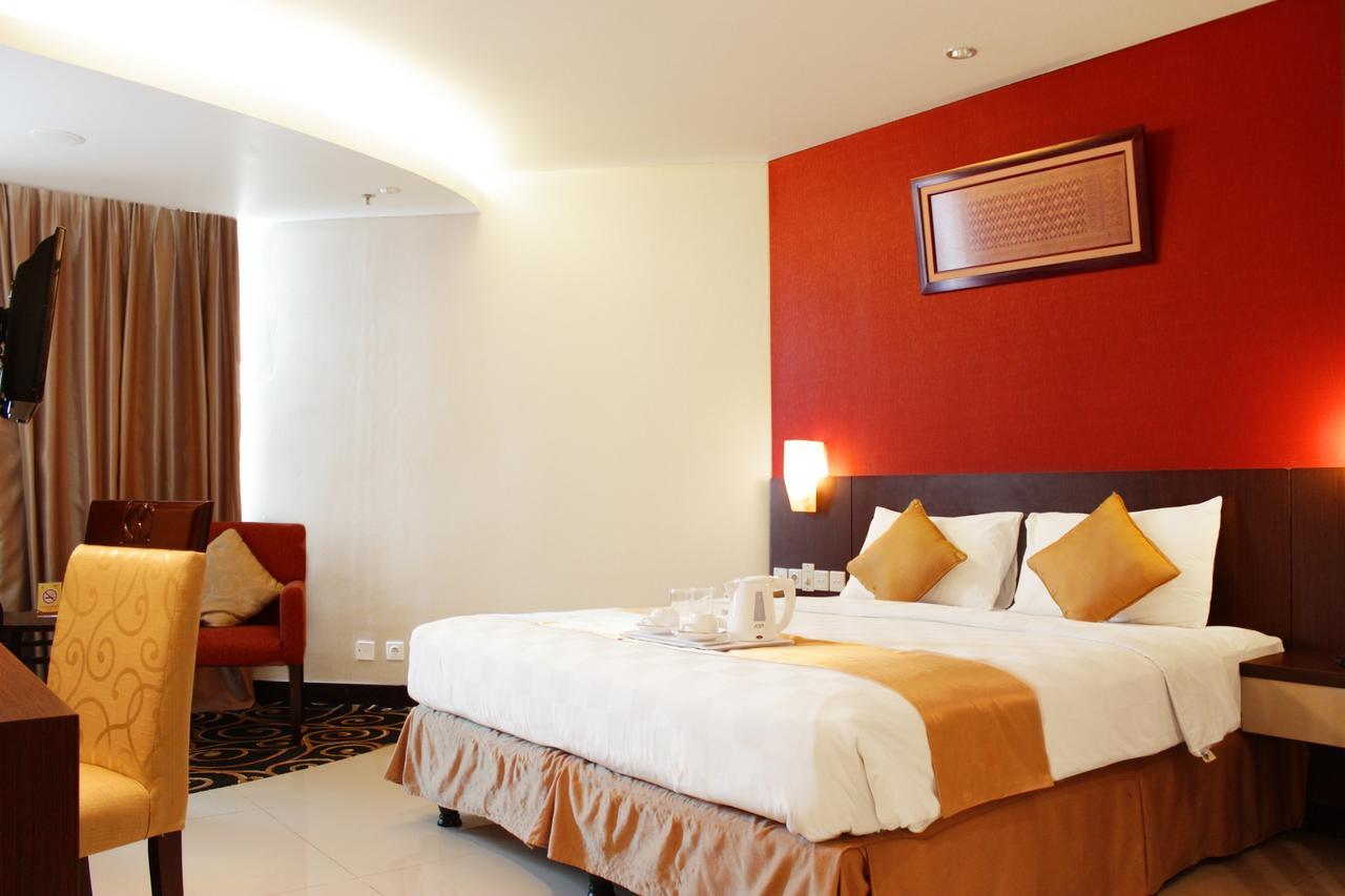 Horison Balairung Yakarta Exterior foto