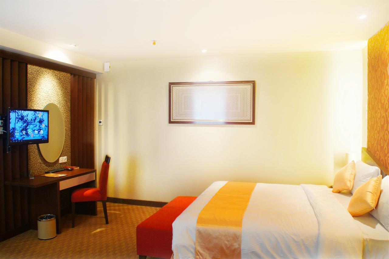 Horison Balairung Yakarta Exterior foto